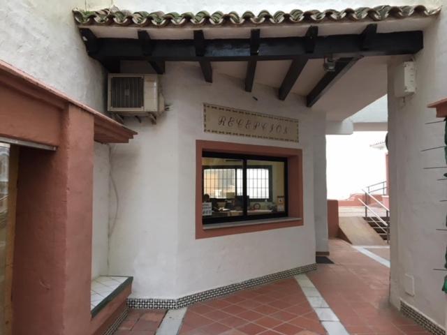 マルベーリャLarge And Elegant In Puerto Banus With Pools And Paddleアパートメント エクステリア 写真
